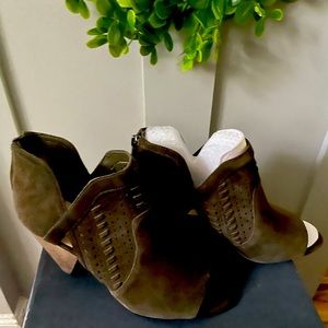 Vince Camuto peep toe emerald green bootie sandal. Brand new